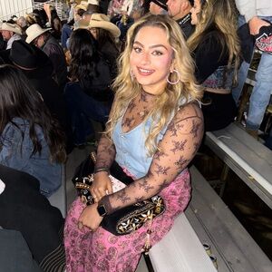 Meet your Posher, Deepika